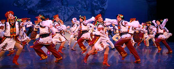 scenic costumes, costumes dansing group